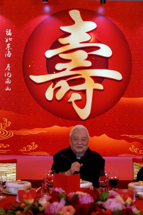 是网上足球投注之首选。图片展示